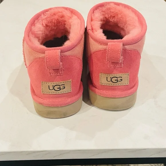 UGG Classic Ultra Mini - Picture 5 of 7